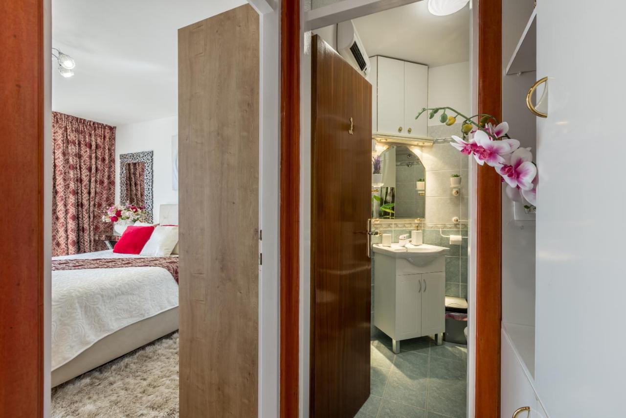 Apartment Desert Rose Спліт Екстер'єр фото